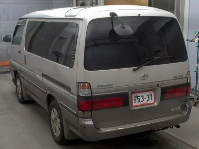 Toyota HIACE  с аукциона в Японии