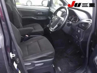 Toyota ESQUIRE  с аукциона в Японии