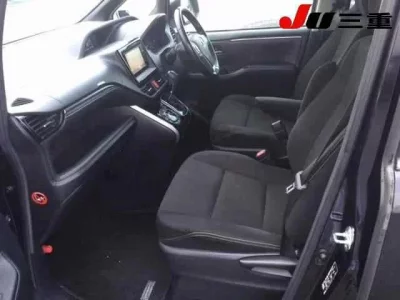 Toyota ESQUIRE  с аукциона в Японии