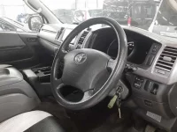 Toyota HIACE VAN лот № 30389 оценка R  с аукциона в Японии 6