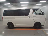 Toyota HIACE VAN лот № 30389 оценка R  с аукциона в Японии 2