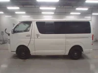 Toyota HIACE VAN лот № 30389 оценка R  с аукциона в Японии 3