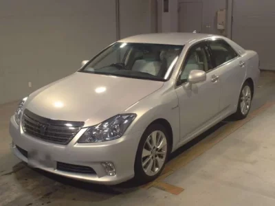 Toyota CROWN  с аукциона в Японии