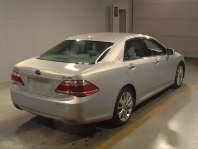 Toyota CROWN  с аукциона в Японии