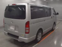 Toyota HIACE VAN лот № 30412 оценка 3  с аукциона в Японии 1