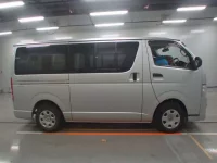 Toyota HIACE VAN лот № 30412 оценка 3  с аукциона в Японии 2