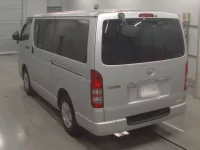 Toyota HIACE VAN лот № 30412 оценка 3  с аукциона в Японии 5