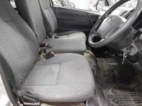 Toyota HIACE VAN лот № 30412 оценка 3  с аукциона в Японии 7