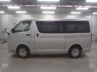 Toyota HIACE VAN лот № 30412 оценка 3  с аукциона в Японии 3