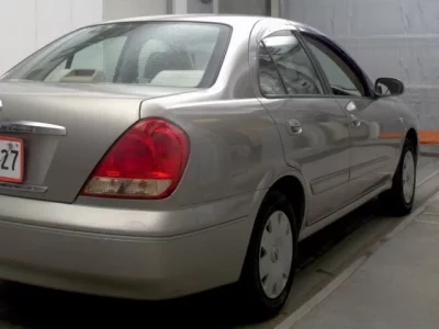 Nissan SYLPHY  с аукциона в Японии