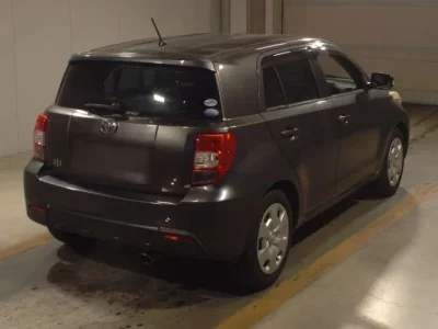 Toyota IST  с аукциона в Японии