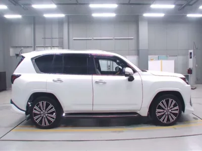 Lexus LX  с аукциона в Японии