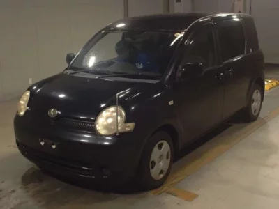 Toyota SIENTA  с аукциона в Японии