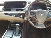 Lexus ES лот № 4020 оценка 3.5  с аукциона в Японии 8