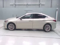 Lexus ES лот № 4020 оценка 3.5  с аукциона в Японии 3