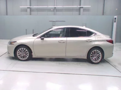 Lexus ES  с аукциона в Японии