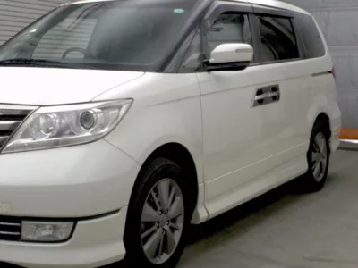 Honda ELYSION  с аукциона в Японии