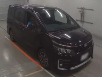 Toyota VOXY лот № 30435 оценка 3  с аукциона в Японии 4