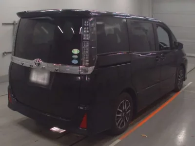 Toyota VOXY  с аукциона в Японии