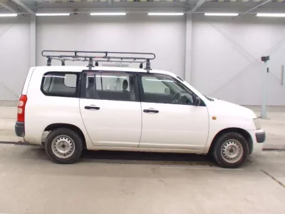 Toyota SUCCEED  с аукциона в Японии