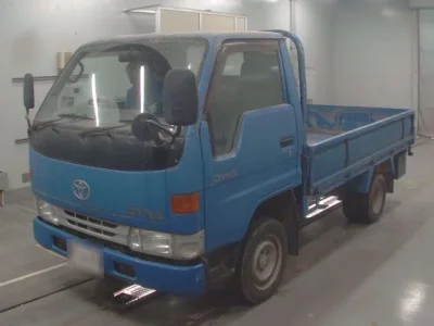 Toyota DYNA  с аукциона в Японии