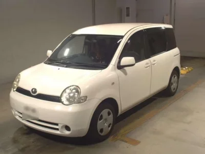 Toyota SIENTA  с аукциона в Японии