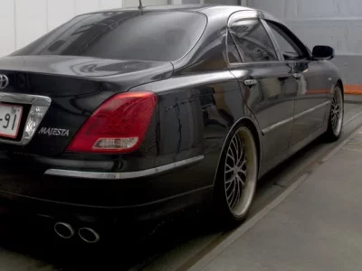 Toyota CROWN  с аукциона в Японии