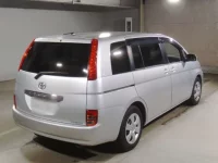 Toyota ISIS лот № 75011 оценка 3  с аукциона в Японии 1