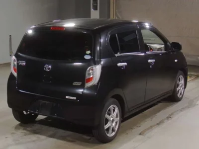 Toyota PIXIS EPOCH  с аукциона в Японии