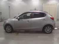 Mazda DEMIO лот № 30457 оценка 3.5  с аукциона в Японии 3