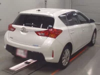 Toyota AURIS лот № 30458 оценка 3.5  с аукциона в Японии 1