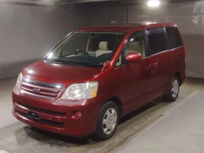 Toyota NOAH  с аукциона в Японии