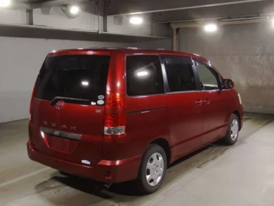 Toyota NOAH  с аукциона в Японии