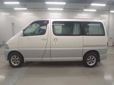 Toyota HIACE REGIUS