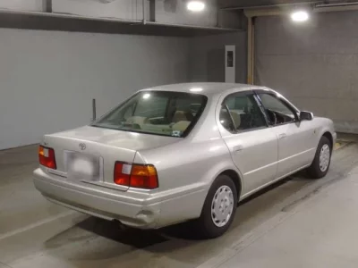 Toyota CAMRY  с аукциона в Японии