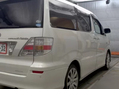 Toyota ALPHARD  с аукциона в Японии