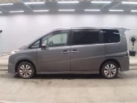 Honda STEP WAGON лот № 5524 оценка 3  с аукциона в Японии 3