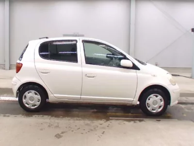 Toyota VITZ  с аукциона в Японии