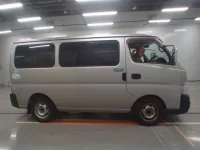 Nissan CARAVAN VAN лот № 30479 оценка 2  с аукциона в Японии 2