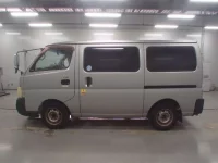 Nissan CARAVAN VAN лот № 30479 оценка 2  с аукциона в Японии 3