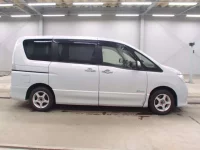 Nissan SERENA лот № 5552 оценка 4  с аукциона в Японии 2