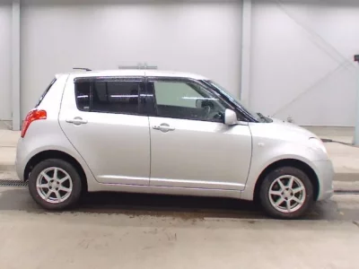 Suzuki SWIFT  с аукциона в Японии