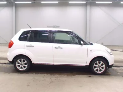 Mazda VERISA  с аукциона в Японии