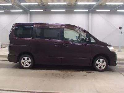 Nissan SERENA  с аукциона в Японии