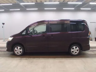 Nissan SERENA  с аукциона в Японии