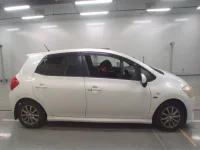 Toyota AURIS лот № 30500 оценка R  с аукциона в Японии 2