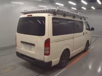 Toyota HIACE VAN лот № 30503 оценка R  с аукциона в Японии 1