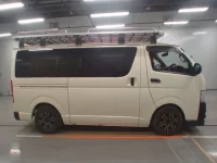 Toyota HIACE VAN лот № 30503 оценка R  с аукциона в Японии 2