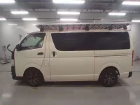 Toyota HIACE VAN лот № 30503 оценка R  с аукциона в Японии 3
