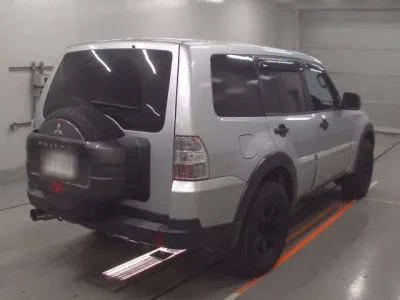 Mitsubishi PAJERO  с аукциона в Японии
